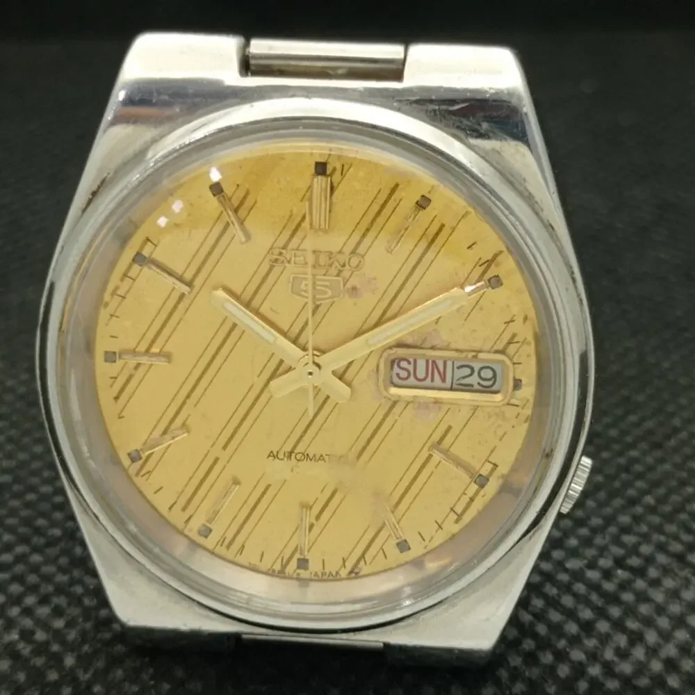 Vintage 1984 Seiko Automatic Mens Silver Watch W/daydate & Gold accents